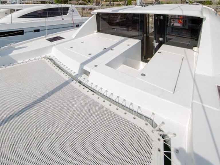 Yacht charter Marina (City) cheap Leopard 40