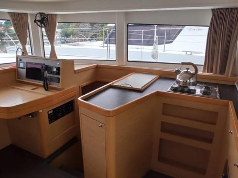 Lagoon Lagoon 42 in Le Marin on SamBoat