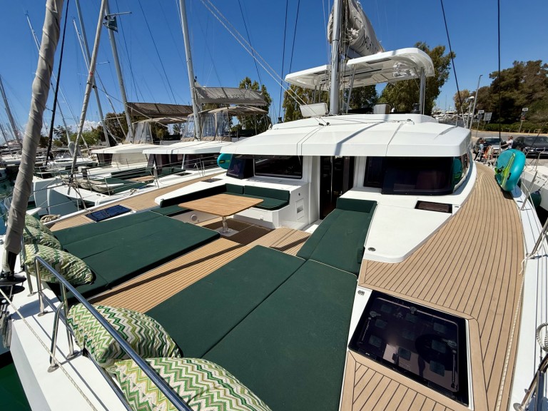 Rent a Bali Bali 5.8 Alimos