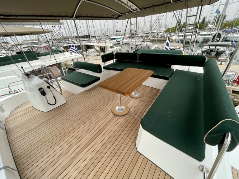 Bareboat Rental Catamaran Bali with a boat licence