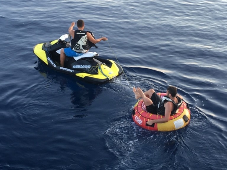 Lagoon Lagoon 52 F in Capo d'Orlando on SamBoat