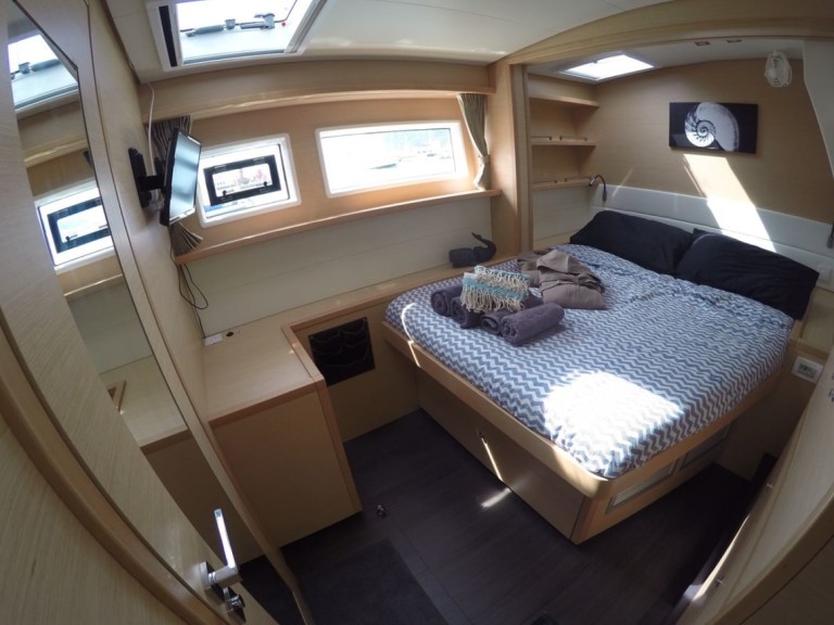 Rent a Lagoon Lagoon 52 F Capo d'Orlando