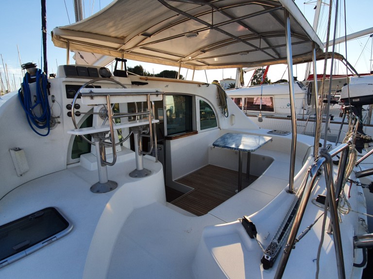 Yacht charter Hyères cheap Lagoon 38