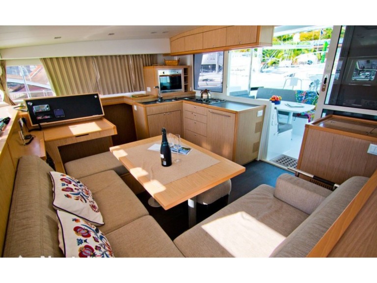 Catamaran for rent Hyères at the best price