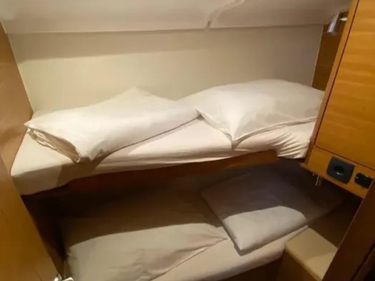 Rent a Bénéteau Oceanis 40.1 Šibenik