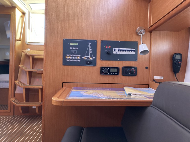 Bavaria Cruiser 37 in Šibenik on SamBoat