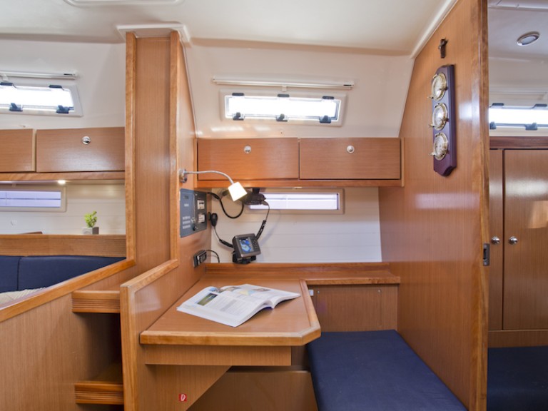 Rent a Bavaria Bavaria 41 Cruiser Šibenik