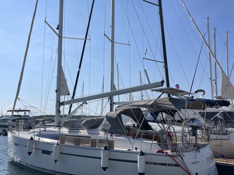 Yacht charter Šibenik cheap Bavaria 37