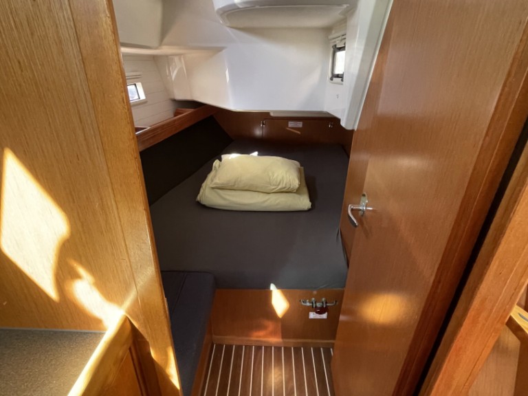 Sailboat rental in Šibenik - Sundecker Bavaria 37