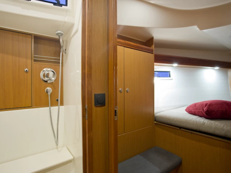 Yacht charter Šibenik cheap Bavaria 45