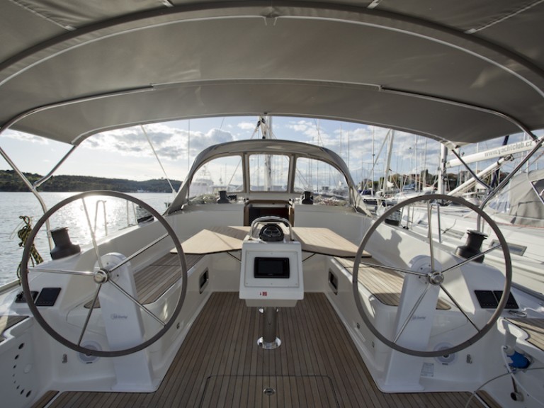 Yacht charter Šibenik cheap Cruiser 46