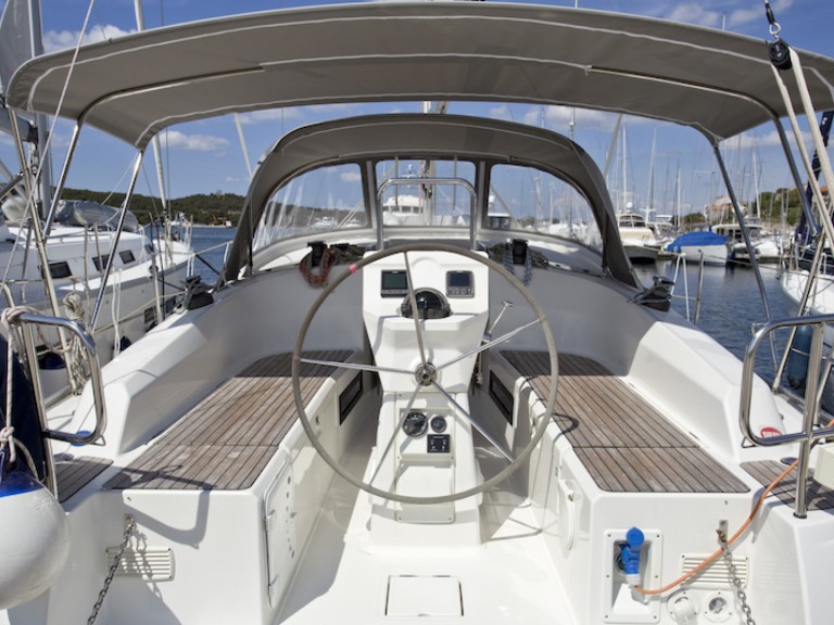 Sailboat for rent Šibenik at the best price