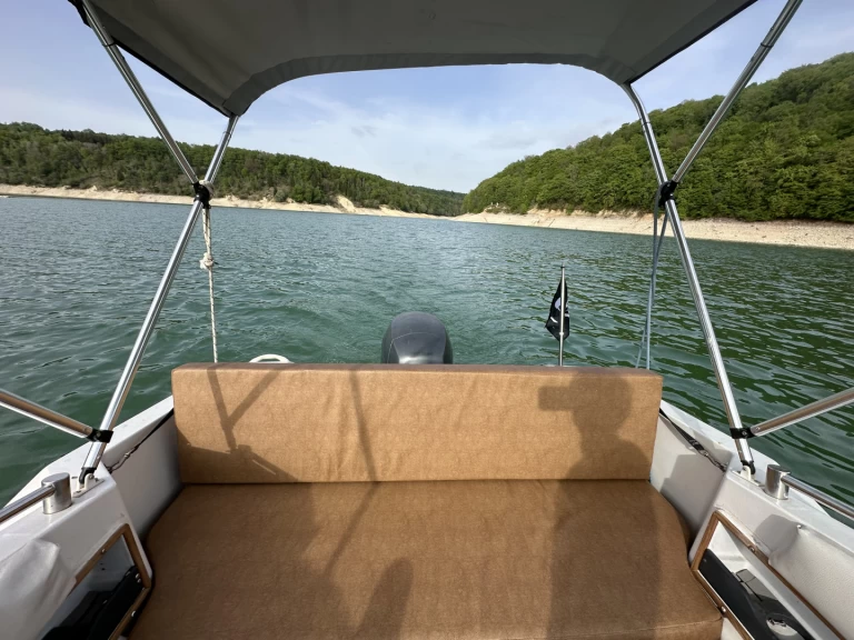 Jeanneau Leader 550 charter bareboat or captained in  La Tour-du-Meix