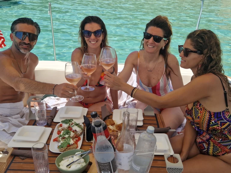 Chris Craft Chris Craft 240 Cuddy Cabin charter bareboat or captained in  Otranto