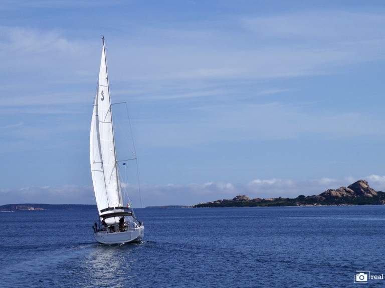 Sailboat rental in Cannigione - Bénéteau Oceanis 51.1