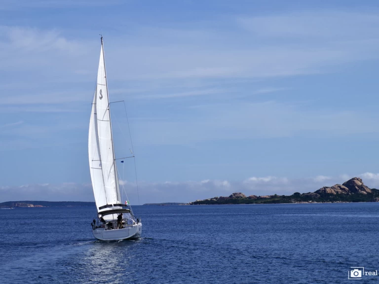Sailboat rental in Cannigione - Bénéteau Oceanis 51.1