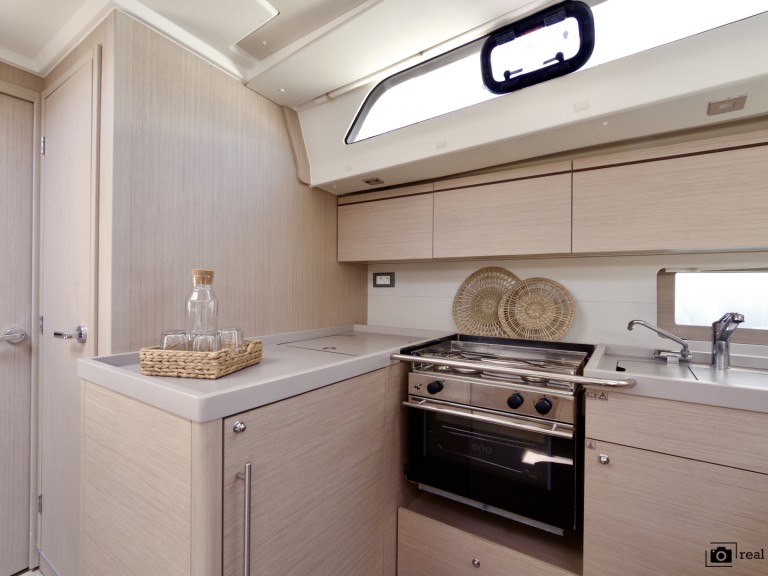 Sailboat rental with or without captain Bénéteau Cannigione