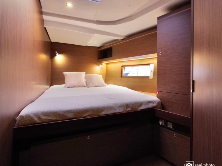 Sailboat rental in Furnari - Bénéteau Oceanis 51.1