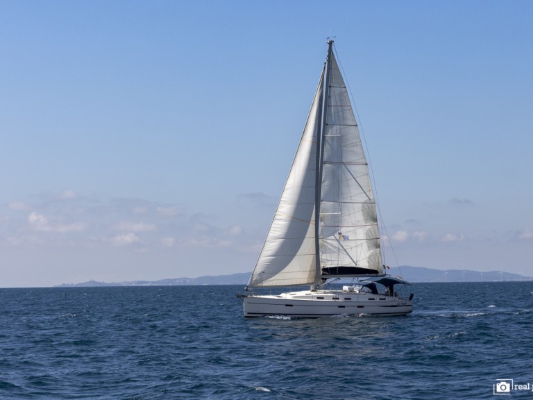 Sailboat for rent Puntone at the best price