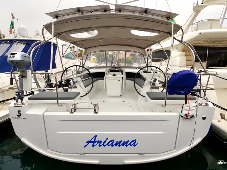 Sailboat rental with or without captain Bénéteau Furnari