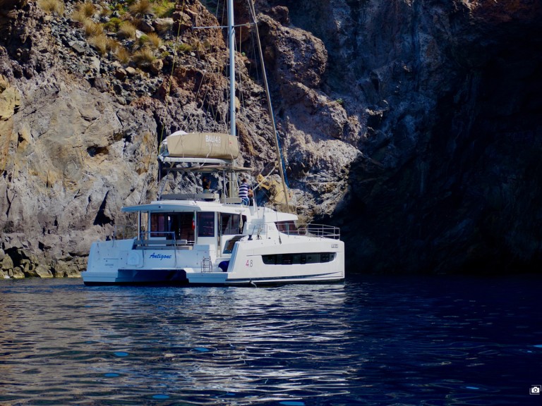 Yacht charter Furnari cheap Bali 4.8