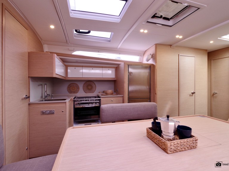 Boat rental Dufour Dufour 470 in Furnari on Samboat