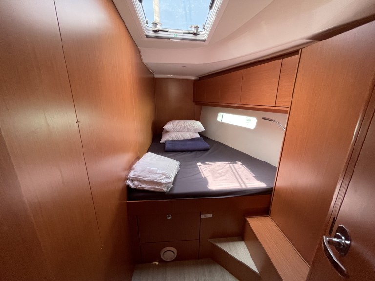 Bavaria Bavaria C46 in Alimos on SamBoat