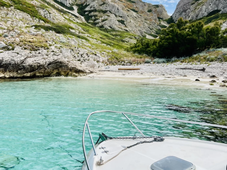 Bareboat Rental Motorboat B2 Marine with a boat licence