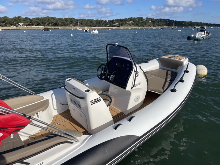 Grand Boats Golden Line G650LF charter bareboat or captained in  Cap Ferret