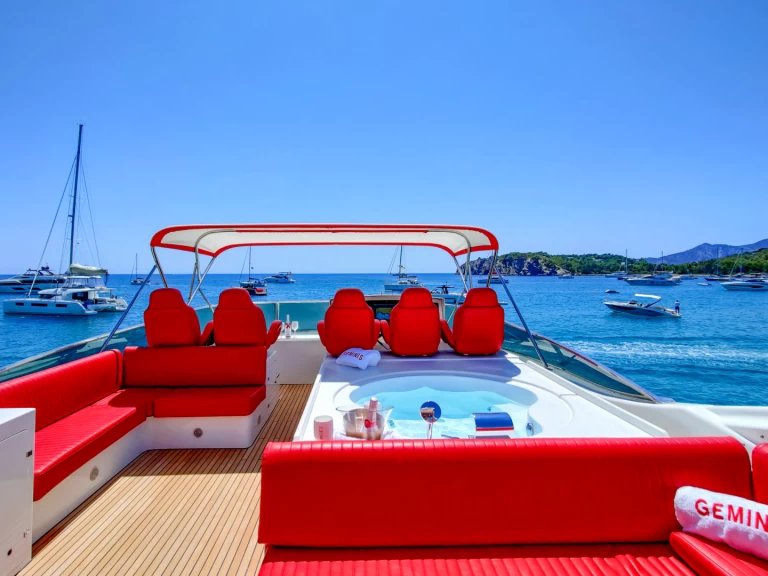 Boat rental GEMINIS Astondoa 82 in Ibiza Town on Samboat