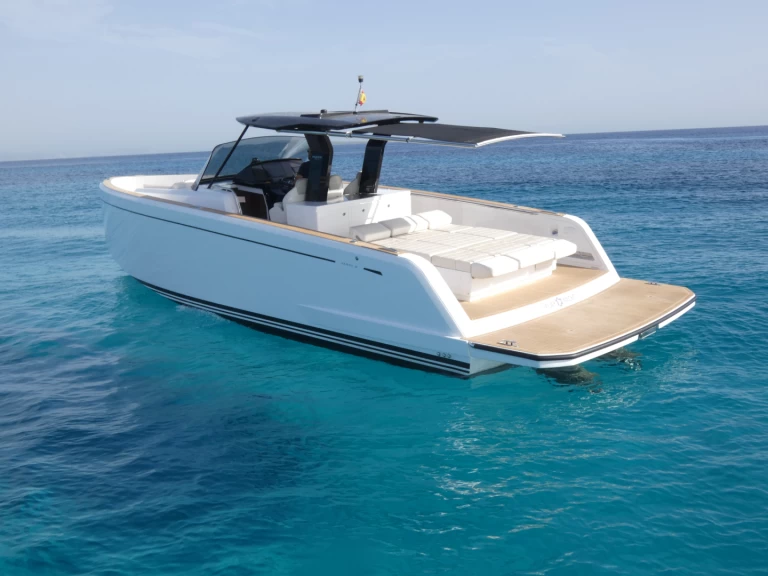 Bareboat Rental Motorboat Pardo Yachts with a boat licence