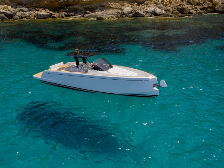 Pardo Yachts Pardo 38 in Ibiza Town on SamBoat