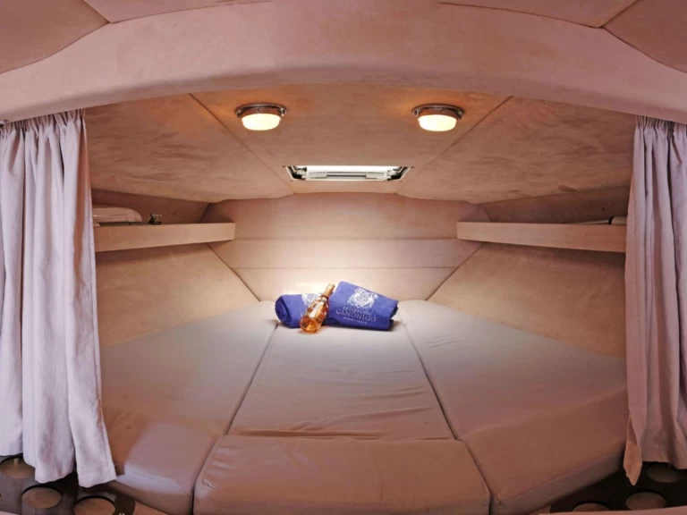 Motorboat rental in Ibiza Magna - Sunseeker Thunderhawk 43