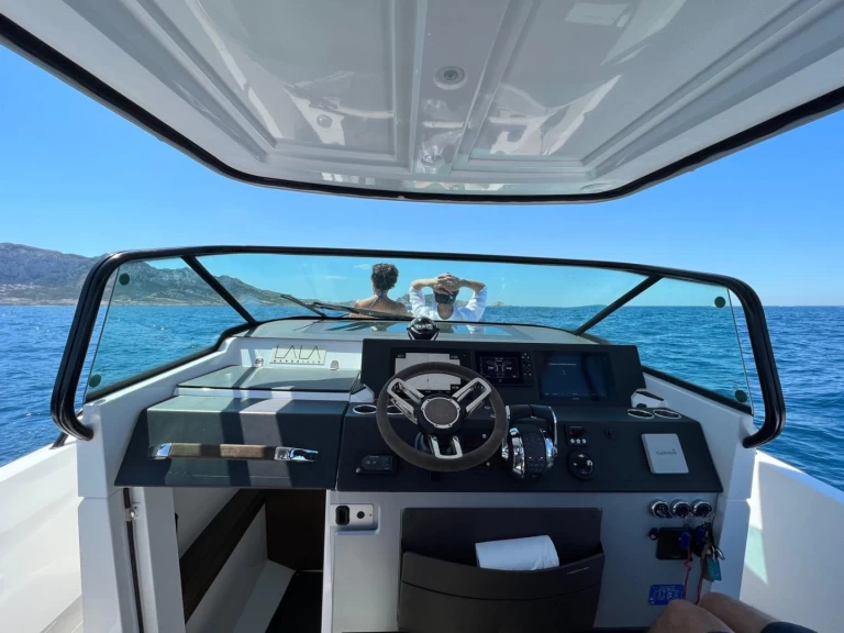 Bareboat Rental Motorboat Axopar with a boat licence