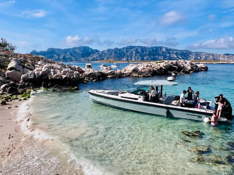 Motorboat for rent Marseille at the best price
