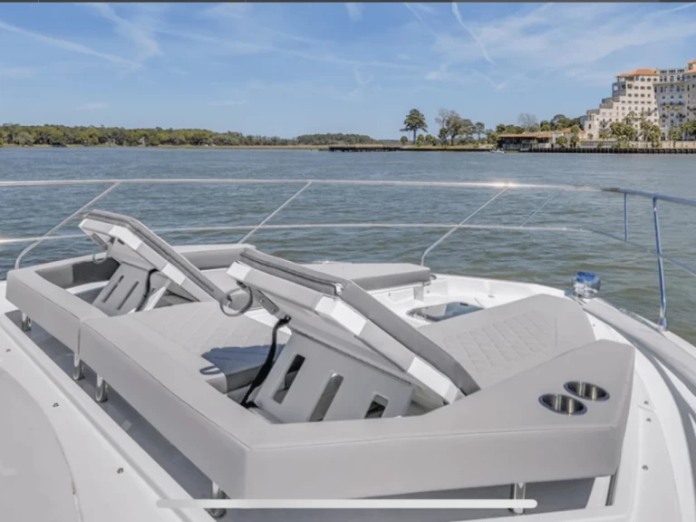 Bareboat Rental Luxury Yacht Cantius with a boat licence