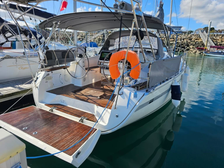 Yacht charter Toulon cheap Bavaria 40 Cruiser