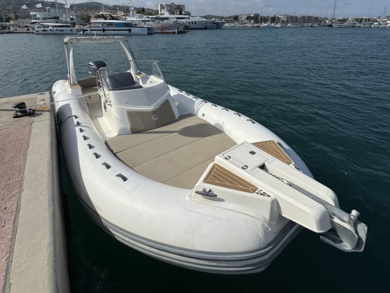 RIB rental in Golfe-Juan - Capelli Tempest 850 Open