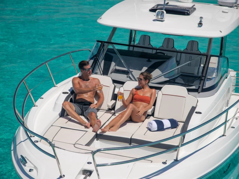 Motorboat rental in Cogolin - Jeanneau Cap camarat 12.5 wa