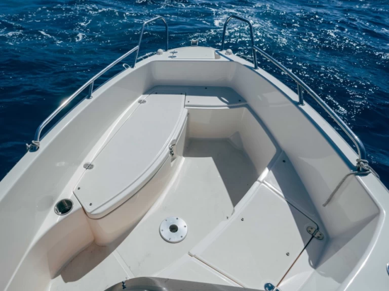 Rent a Quicksilver Activ 455 Open Marseille