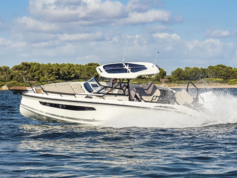 Boat rental Quicksilver Navan S30 in Altea on Samboat