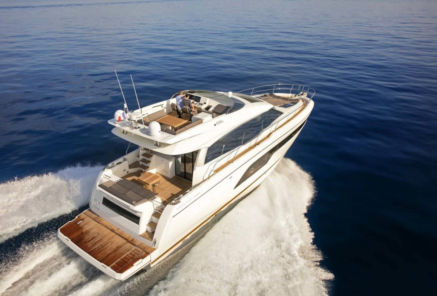 ペコ Rent a Luxury Yacht Prestige 630 in Port des Marines de Cogolin