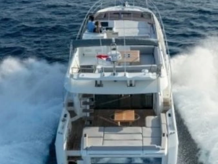 Jeanneau Prestige 590 in Budva on SamBoat