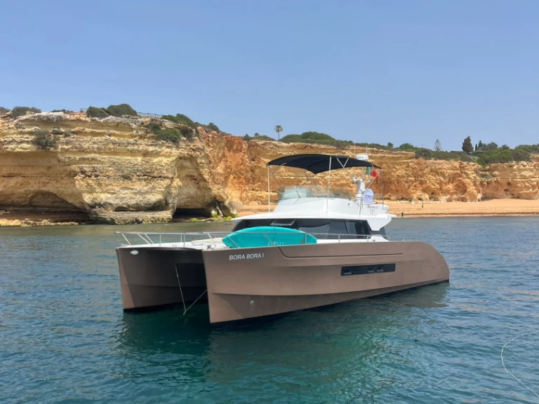Bareboat Rental Luxury Yacht Fountaine Pajot with a boat licence