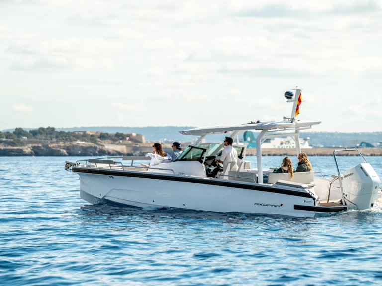 Motorboat for rent La Trinité-sur-Mer at the best price
