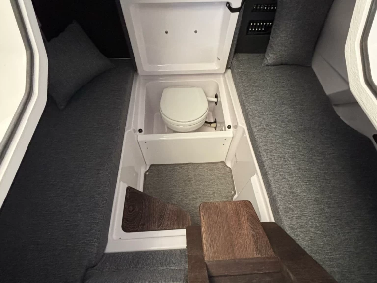 Bareboat Rental Motorboat Axopar with a boat licence