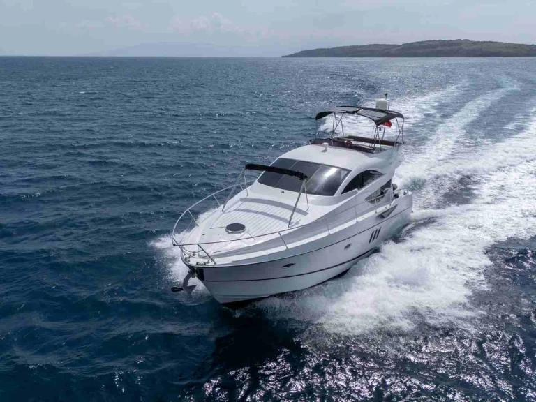 Yacht charter Torba cheap Numarine  55