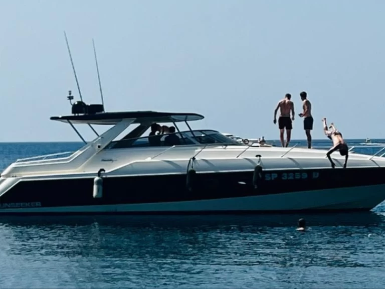 Sunseeker Camargue 46 in Cefalù on SamBoat