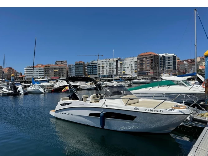 Karnic SL602 in Porto Deportivo Sanxenxo on SamBoat