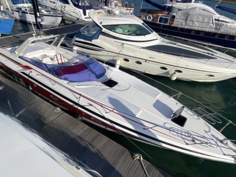 Motorboat rental in Saint-Tropez - Sunseeker Thunderhawk 43